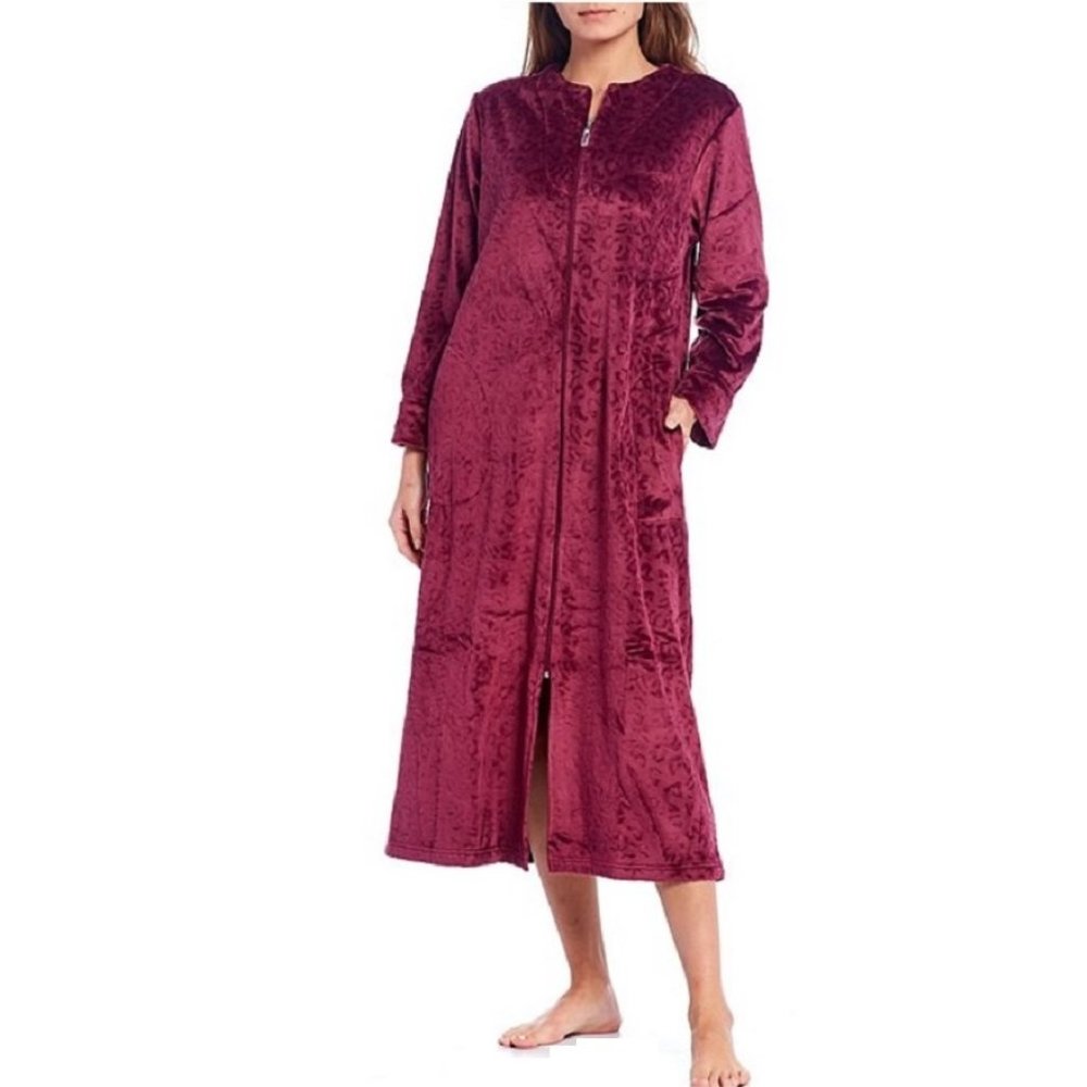 Micro-Embossed Animal Print Fleece Zip Front Robe Maroon Size Sm Med Large NWT